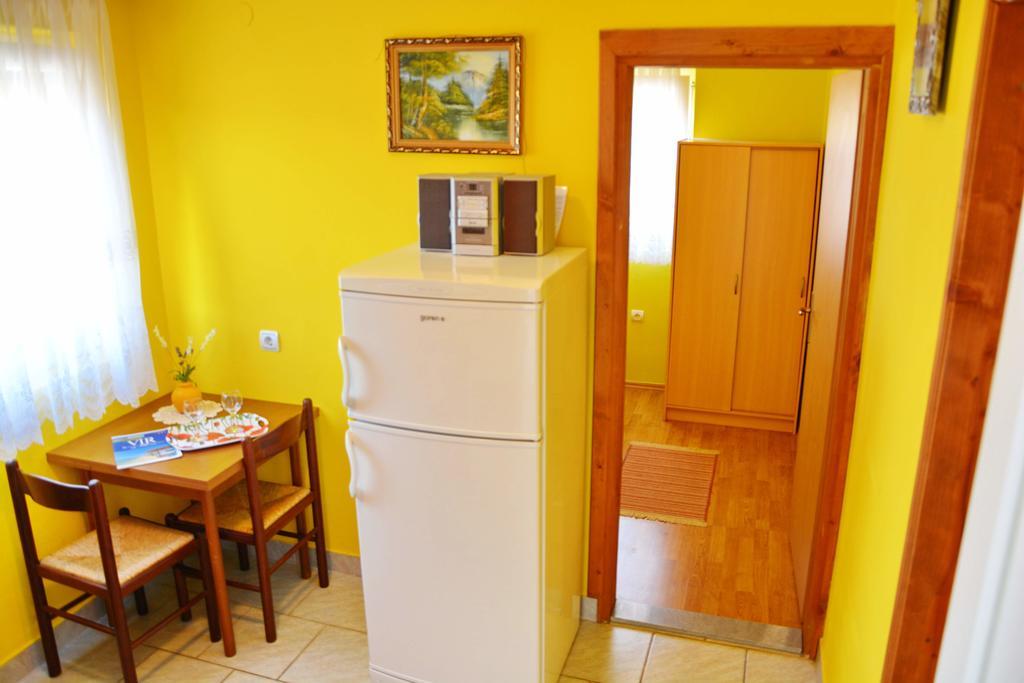 Apartments Sandra Vir Ngoại thất bức ảnh