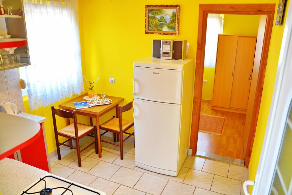 Apartments Sandra Vir Ngoại thất bức ảnh