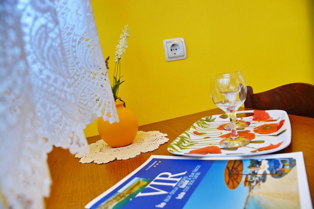 Apartments Sandra Vir Ngoại thất bức ảnh