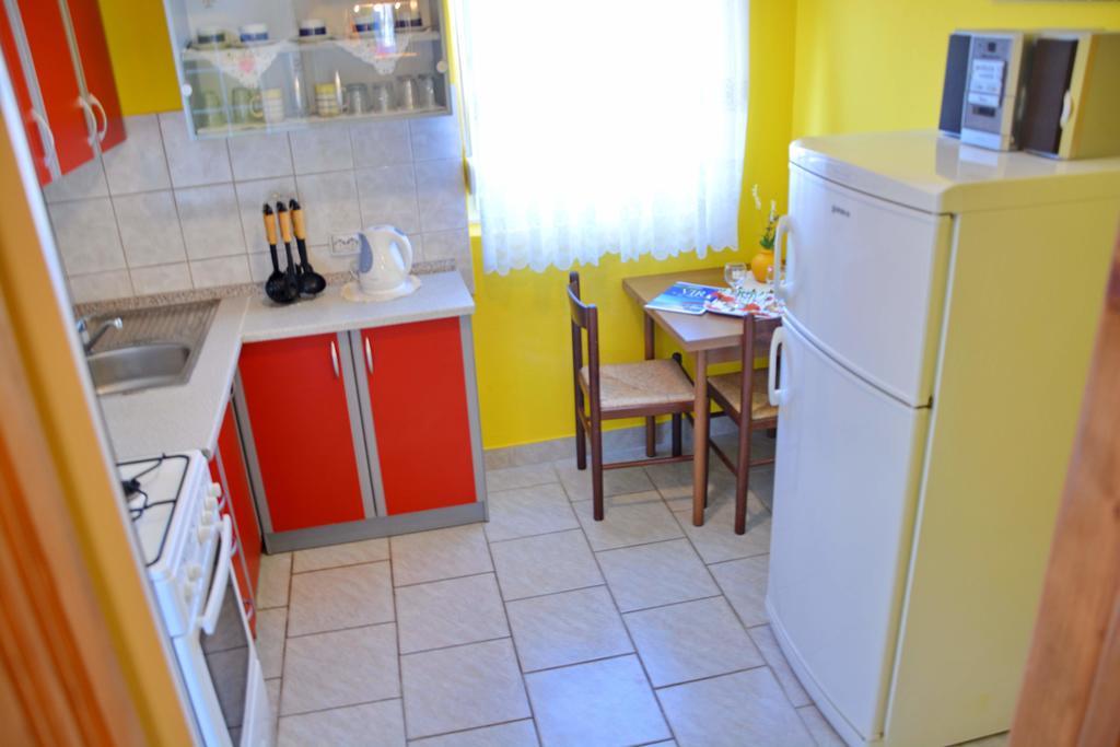 Apartments Sandra Vir Ngoại thất bức ảnh