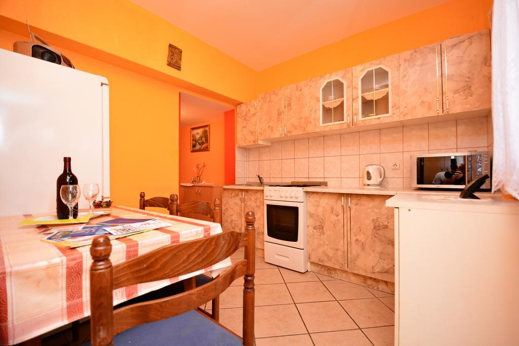 Apartments Sandra Vir Ngoại thất bức ảnh