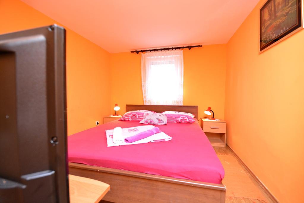 Apartments Sandra Vir Ngoại thất bức ảnh