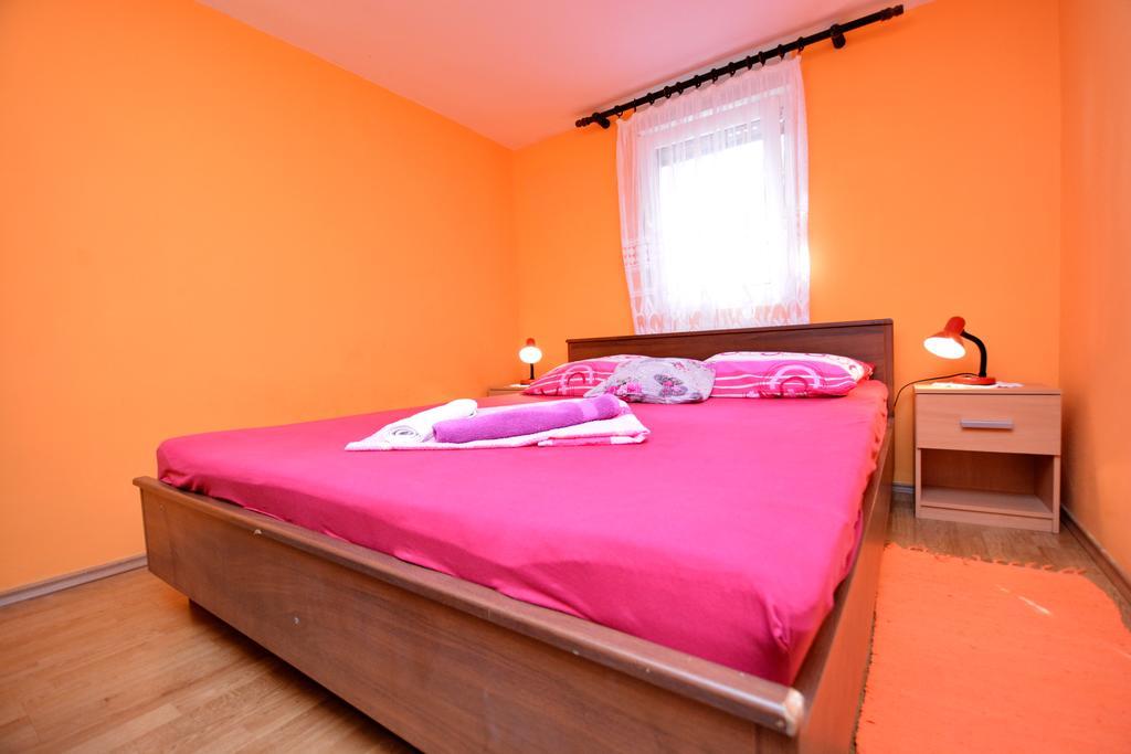 Apartments Sandra Vir Ngoại thất bức ảnh