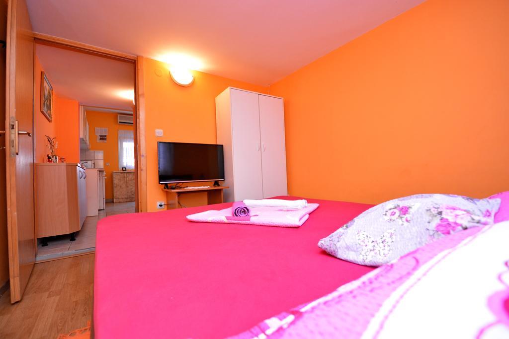 Apartments Sandra Vir Ngoại thất bức ảnh