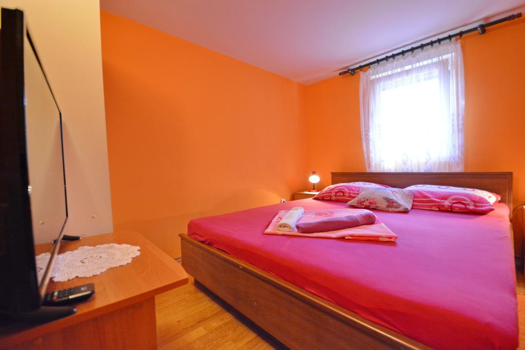 Apartments Sandra Vir Ngoại thất bức ảnh